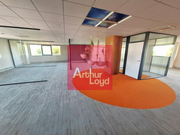 COURNON D'AUVERGNE - ZENITH - BUREAUX A LOUER 218m²