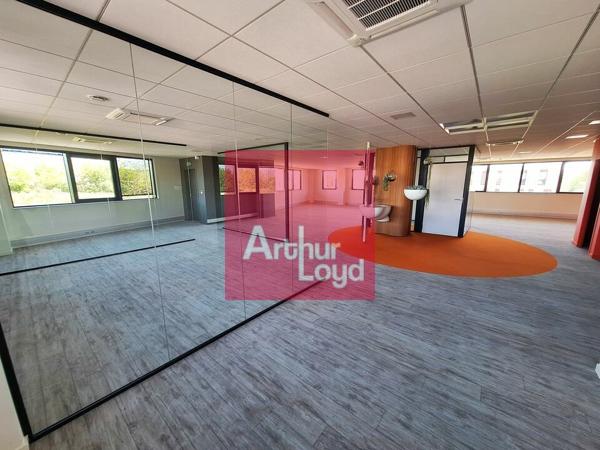 COURNON D'AUVERGNE - ZENITH - BUREAUX A LOUER 218m²
