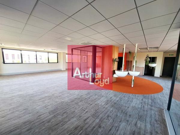 COURNON D'AUVERGNE - ZENITH - BUREAUX A LOUER 218m²