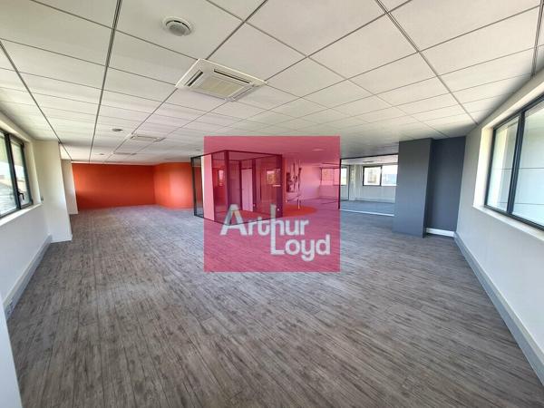 COURNON D'AUVERGNE - ZENITH - BUREAUX A LOUER 218m²