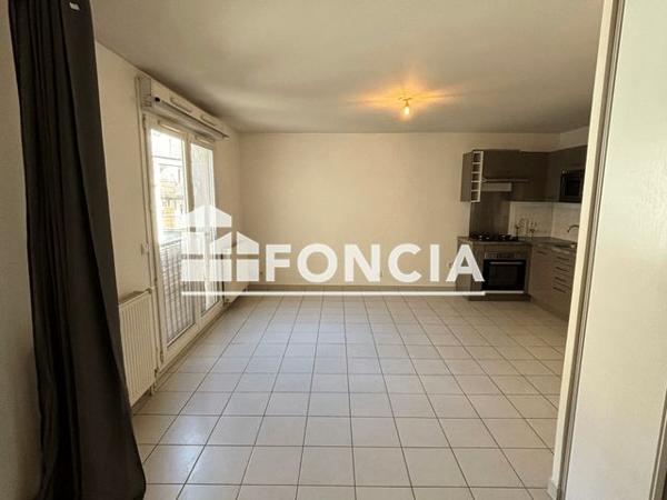 Location Studio 30.4 m² - 16-18 AV. DU MAL JUIN - 56 GEN. LECLERC Carrieres S/seine 78420