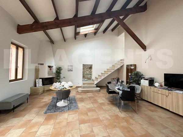 Maison de Village Atypique, Mariage de l’Ancien et du Moderne