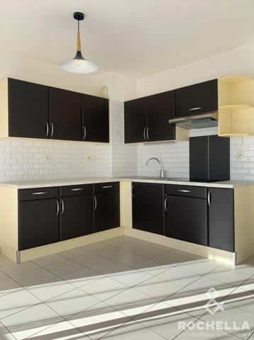 Aytré centre, appartement lumineux de 60m2, 2 chambres avec balcon et garage privatif.