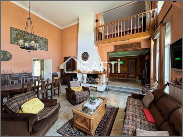 SAUTRON, VASTE DEMEURE FAMILIALE À RÉNOVER AU CALME ET PROCHE DES COMMODITÉS