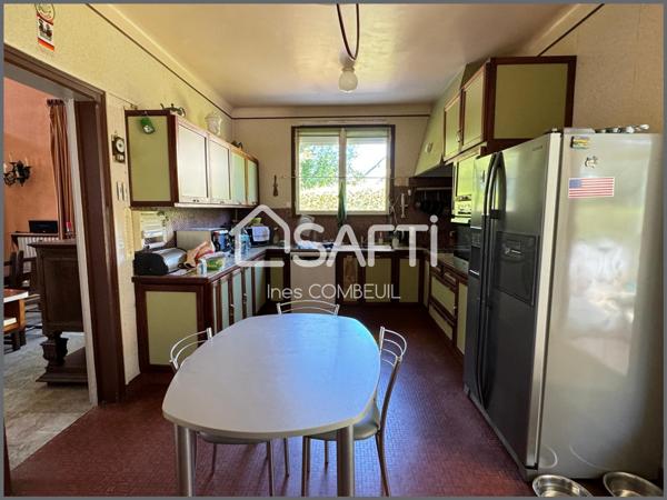 SAUTRON, VASTE DEMEURE FAMILIALE À RÉNOVER AU CALME ET PROCHE DES COMMODITÉS