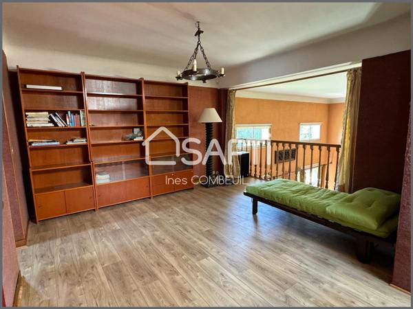 SAUTRON, VASTE DEMEURE FAMILIALE À RÉNOVER AU CALME ET PROCHE DES COMMODITÉS