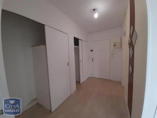 Appartement à louer 4 pièces 72.61m² Angers (49100)