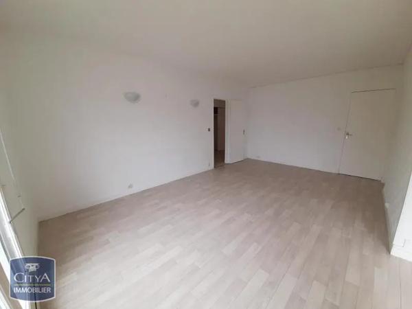Appartement à louer 4 pièces 72.61m² Angers (49100)