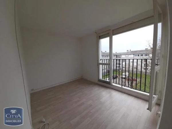 Appartement à louer 4 pièces 72.61m² Angers (49100)
