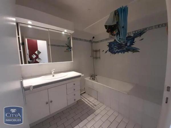 Appartement à louer 4 pièces 72.61m² Angers (49100)