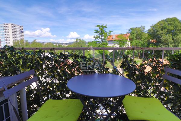 Appartement 10e Arrondissement 4 pièces - Dernier étage - Traversant - Vue dégagée