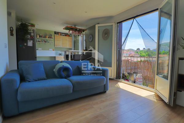 Appartement 10e Arrondissement 4 pièces - Dernier étage - Traversant - Vue dégagée