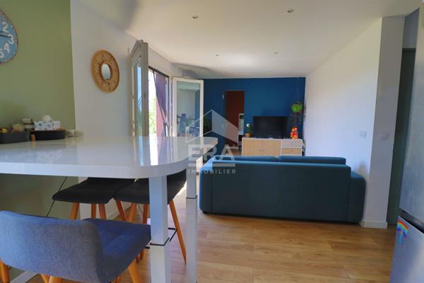 Appartement 10e Arrondissement 4 pièces - Dernier étage - Traversant - Vue dégagée