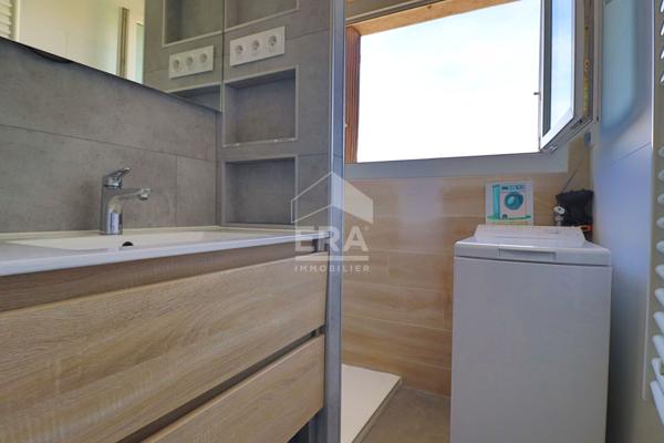 Appartement 10e Arrondissement 4 pièces - Dernier étage - Traversant - Vue dégagée