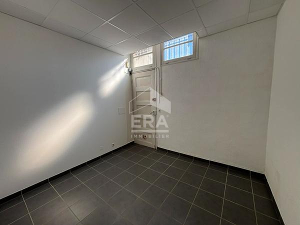 Local commercial de 35m² - CHÂTEAU-ARNOUX
