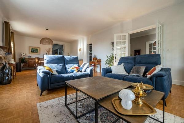 Maison de ville Boulazac 7 pièce(s) 223 m2 avec piscine intérieure