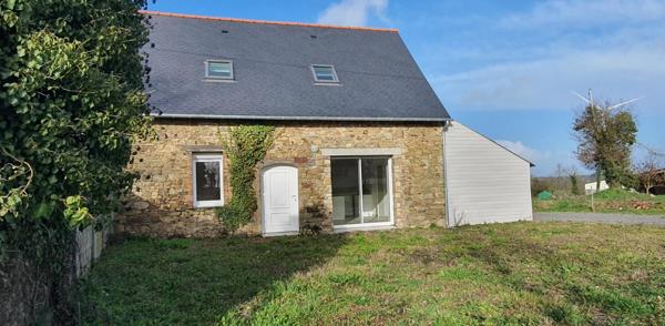 MAISON EN PIERRE RÉNOVÉE A NEUF , TERRAIN 1000 M2 , 4 CHAMBRES, LUMINEUSE.