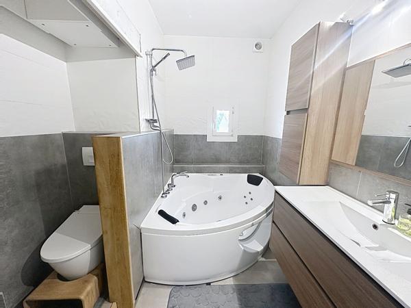 La Ciotat  Maison indépendante T6 vue mer