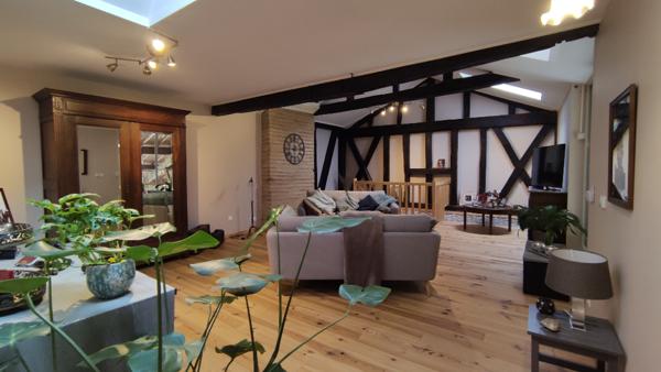 Maison composée de 3 logements et 2 séchoirs en campagne