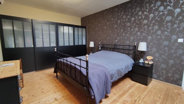 Maison composée de 3 logements et 2 séchoirs en campagne