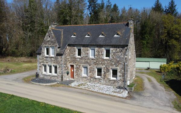 Maison à vendre    4 pièces • 166,88 m2 Plouguernével