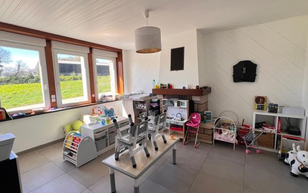 Maison à vendre    4 pièces • 166,88 m2 Plouguernével