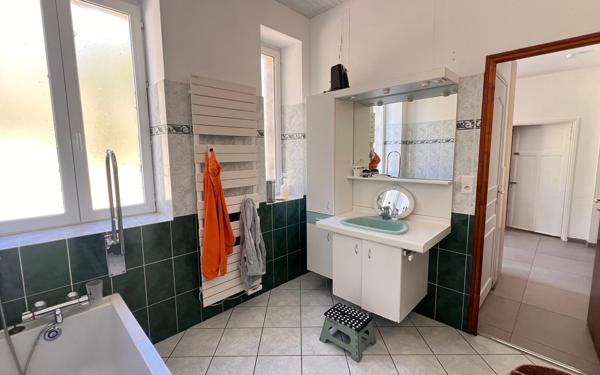 Maison à vendre    4 pièces • 166,88 m2 Plouguernével