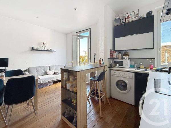 Appartement à vendre  2 pièces - 42,05 m 2   BOURGOIN JALLIEU  - 38