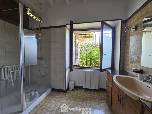 Maison de pays 189 m² à Assat 64510