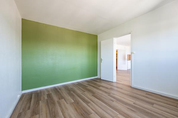 LONGJUMEAU CENTRE – Appartement 2 pièces – 50,75 m² – Grand balcon – 11ème étage – Vue dégagée – Entièrement r