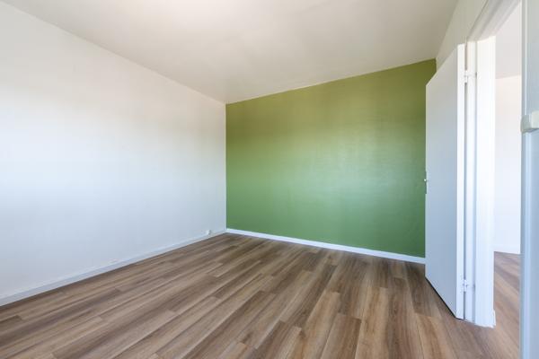 LONGJUMEAU CENTRE – Appartement 2 pièces – 50,75 m² – Grand balcon – 11ème étage – Vue dégagée – Entièrement r