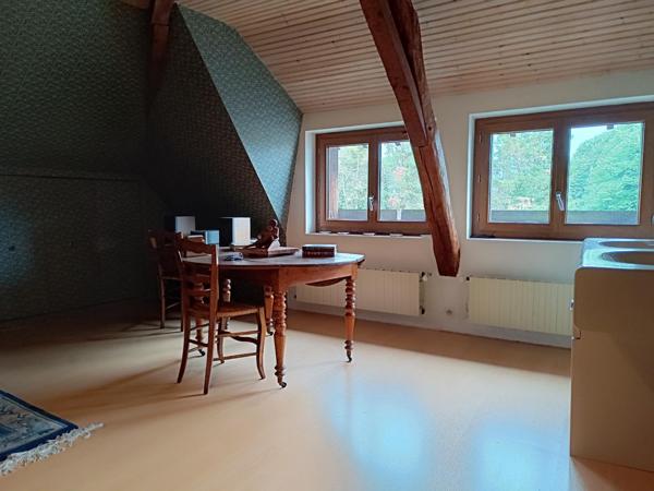 Maison familiale avec 5 chambres + revenu locatif