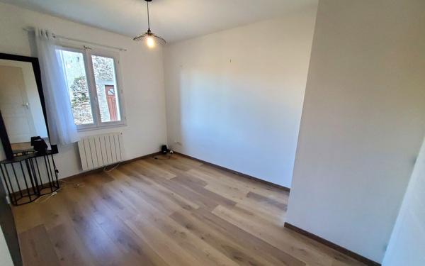 Maison à vendre    4 pièces • 95 m2 Crécy-la-Chapelle