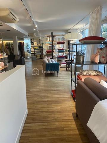 Local d activites de 89 m²