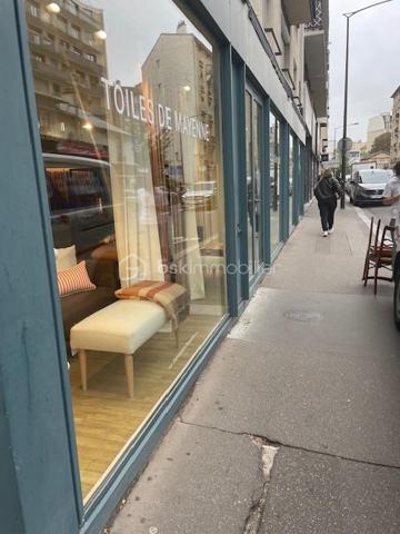 Local d activites de 89 m²