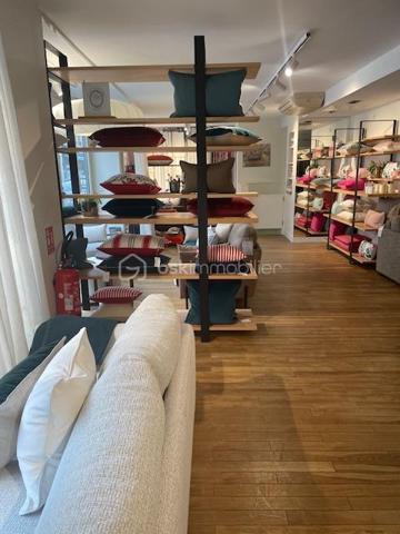 Local d activites de 89 m²