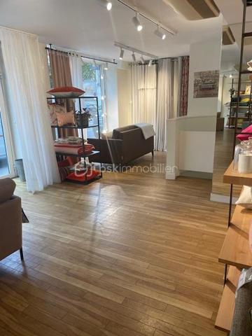 Local d activites de 55 m²