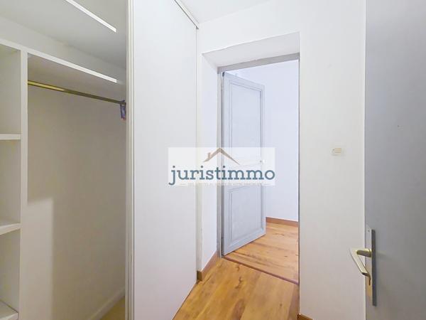 Orange (84100) joli appartement en hyper centre avec balcon 69m² bel emplacement