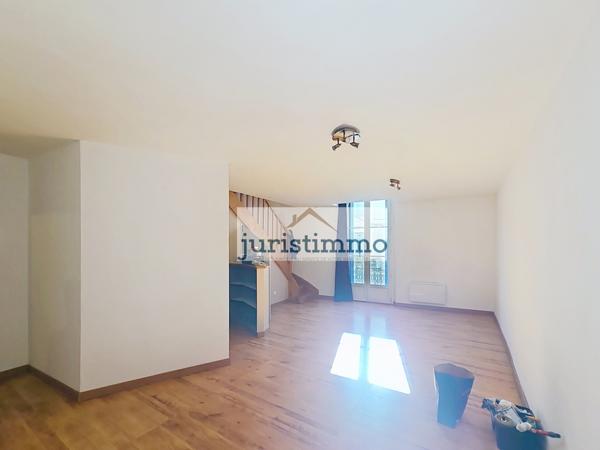 Orange (84100) joli appartement en hyper centre avec balcon 69m² bel emplacement