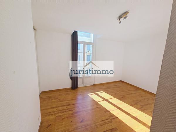 Orange (84100) joli appartement en hyper centre avec balcon 69m² bel emplacement