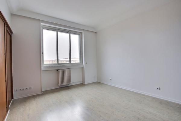 Appartement Clermont Ferrand - 3 piece(s) - 120 m²  balcon, parking et cave