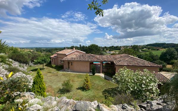 Maison à vendre    6 pièces •  Montalzat