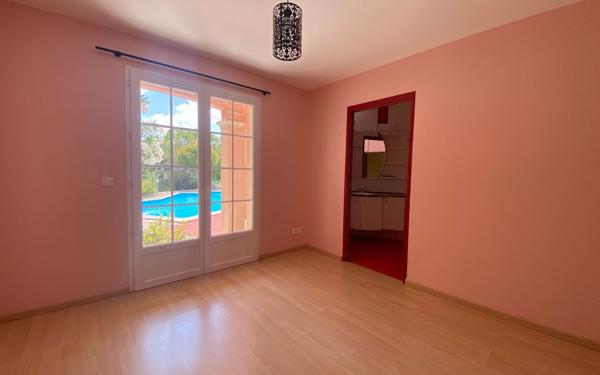 Maison à vendre    6 pièces •  Montalzat