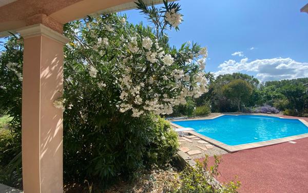 Maison à vendre    6 pièces •  Montalzat