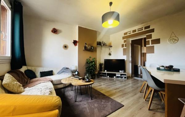 Vente Maison de village AVEC LOCAL COMMERCIAL + REMISE Goudargues   