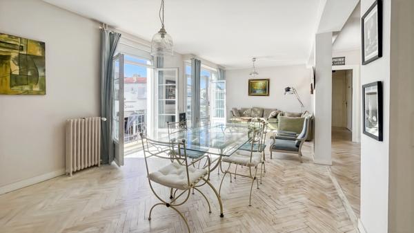 ROYAN, Quartier Eglise Notre-Dame : T3 de 93 m² au 1er étage avec balcon et jardin partagé