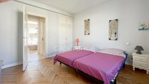 ROYAN, Quartier Eglise Notre-Dame : T3 de 93 m² au 1er étage avec balcon et jardin partagé