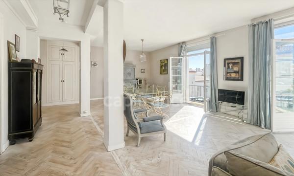 ROYAN, Quartier Eglise Notre-Dame : T3 de 93 m² au 1er étage avec balcon et jardin partagé