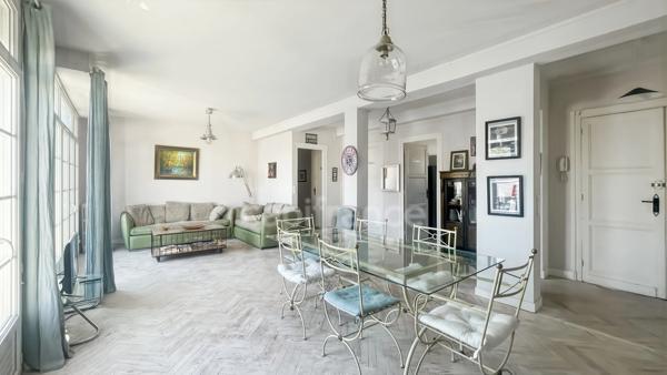 ROYAN, Quartier Eglise Notre-Dame : T3 de 93 m² au 1er étage avec balcon et jardin partagé