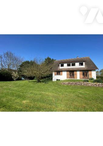 Plage et commerces à pied pour cette maison sur 1043m² de jardin